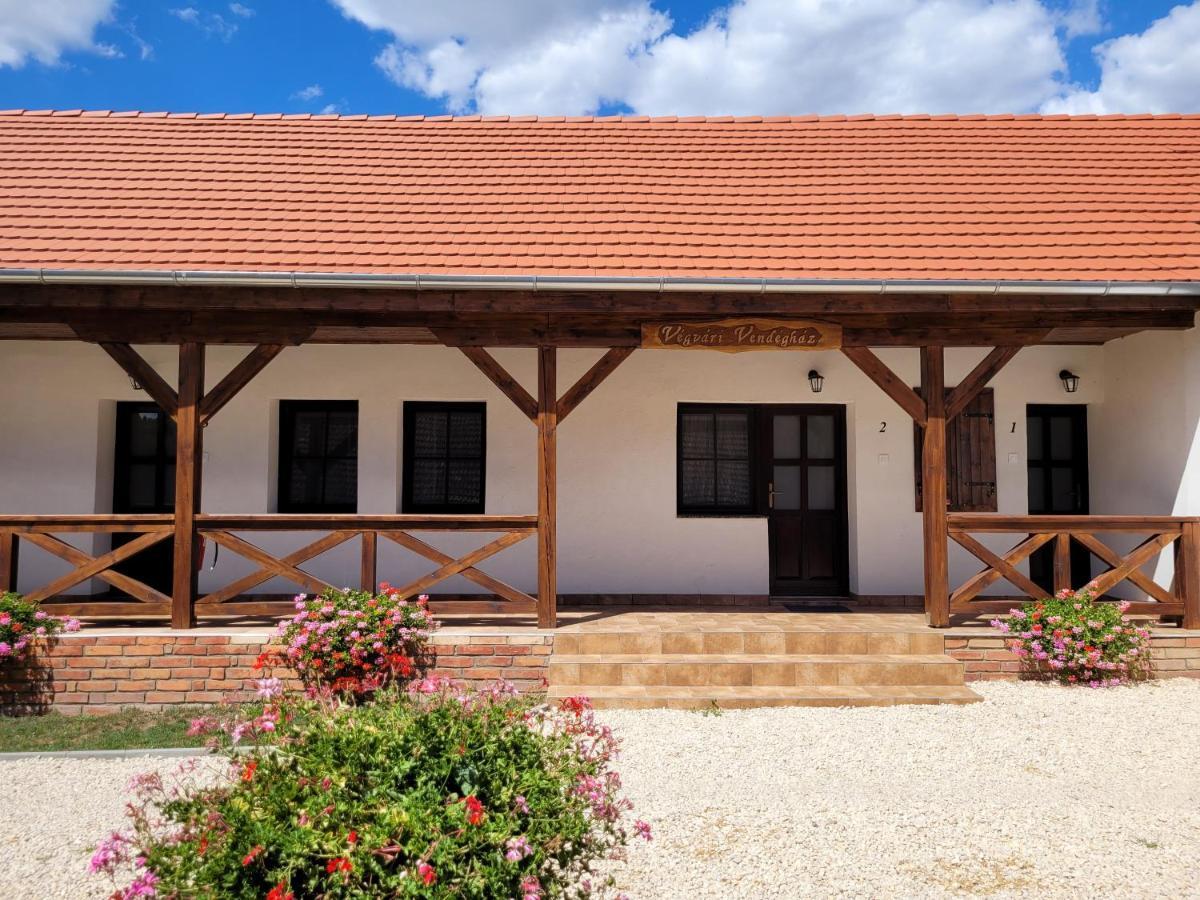 Végvári Vendégház Magyarbóly Exterior foto